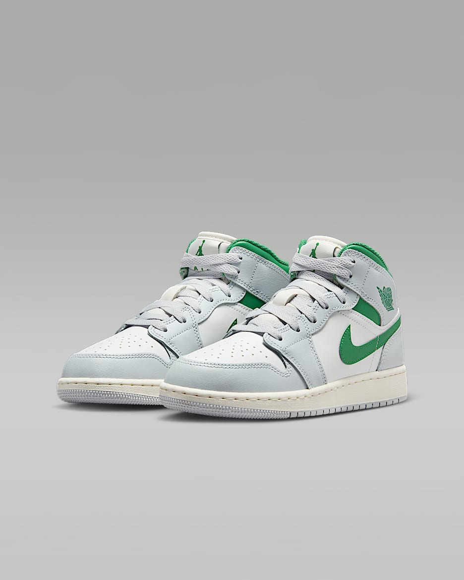 Air Jordan 1 Mid Older Kids Shoes